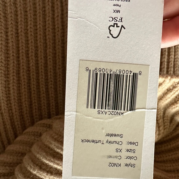 Wool turtleneck sweater - Picture 4 of 8